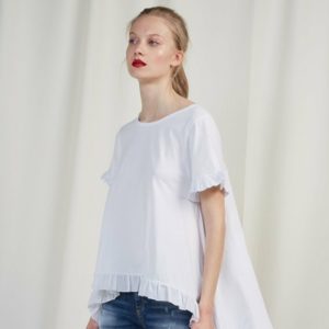 Blusa asimétrica con volante